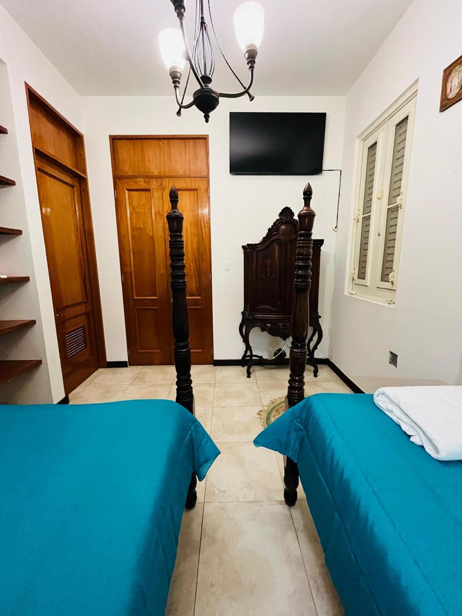 Hotel Libertad Lares Extérieur photo